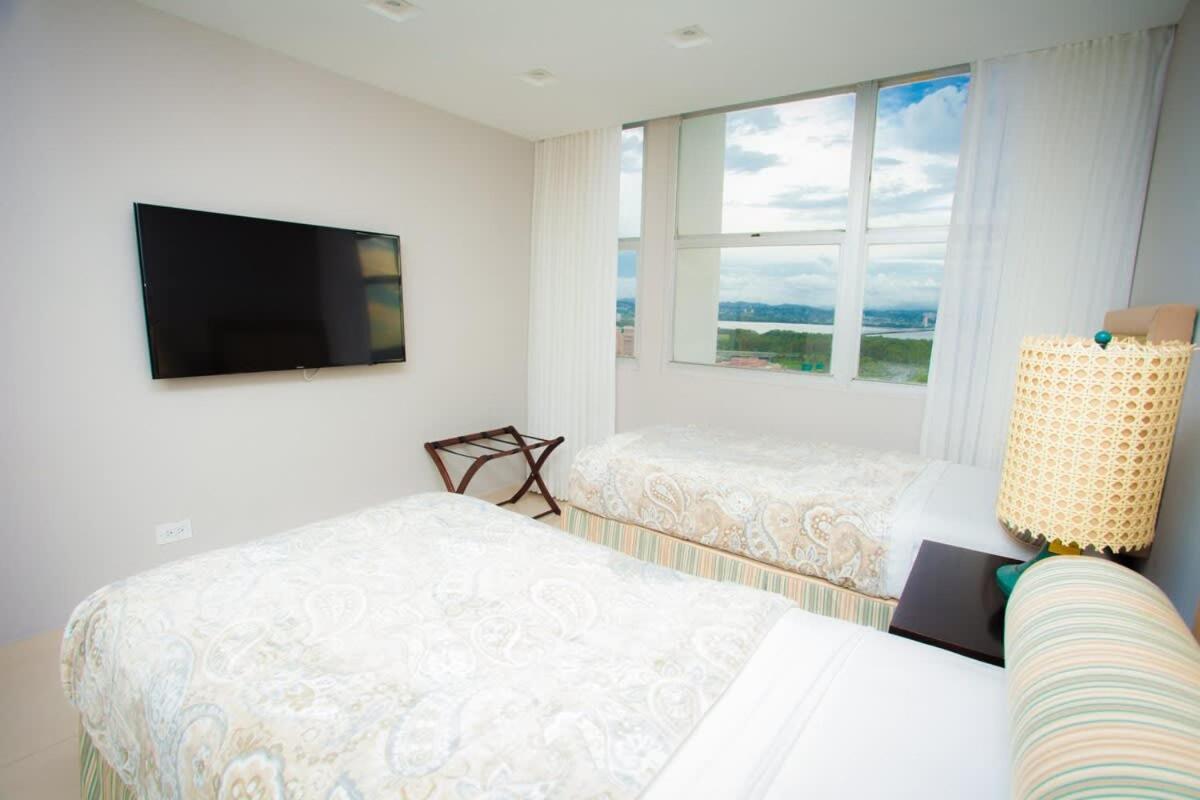 2Br Gem Ocean Front Building Isla Verde Beach ซานฮวน ภายนอก รูปภาพ